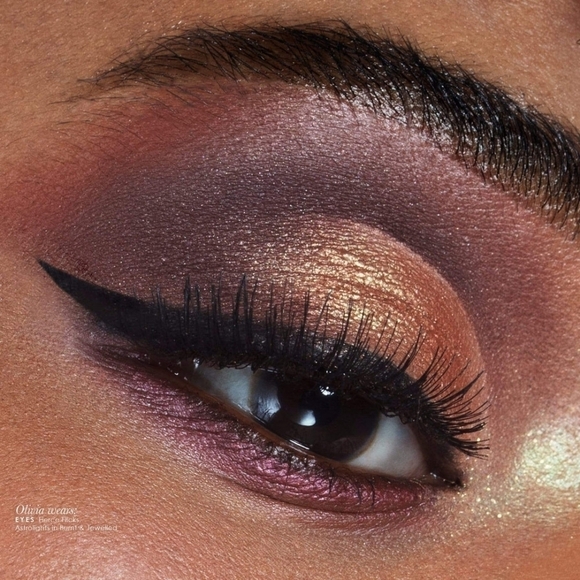 Ciate London Fierce Flicks Liquid Eyeliner Black - Picture 4 of 5